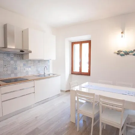 Cosmopoli - Goelba Портоферрайо